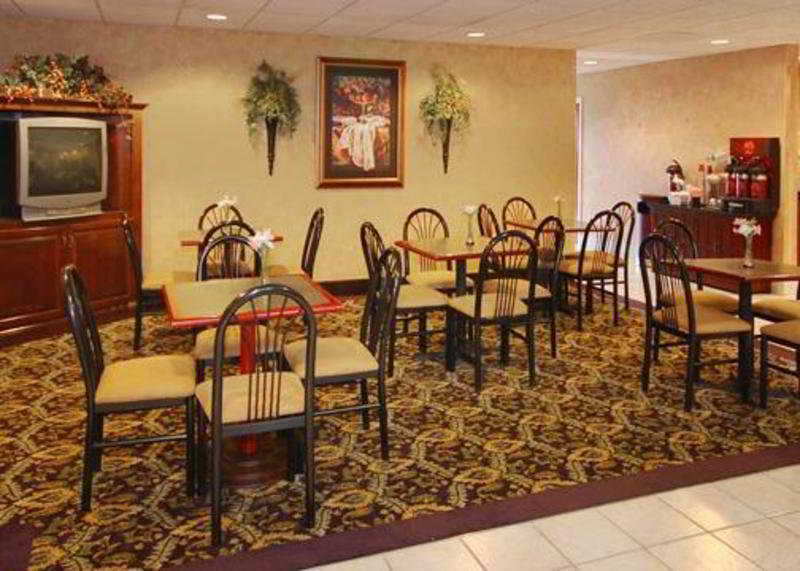 Comfort Suites Airport Columbus Restoran foto